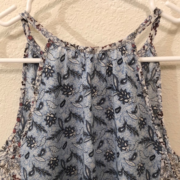 Small blue and white flower pattern blouse - Picture 6 of 8